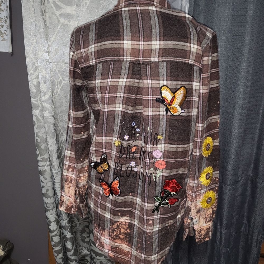 Oversized American Eagle Destroyed Upcycled perfect camping Flannel Size small - Picture 7 of 13